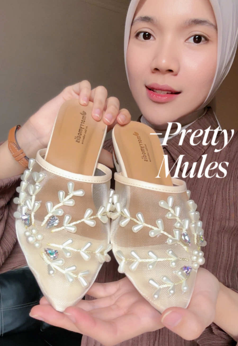 Cantik bangeeett ampuun deh🥹 Heels 3 cm tercantik sih ini, cocok dipake ke undangan, dipake buat lebaran nanti juga cocok bangeett!✨ . . . #sandalcantik  #sandalpesta  #heelscantik  #rekomendasisandalwanita 