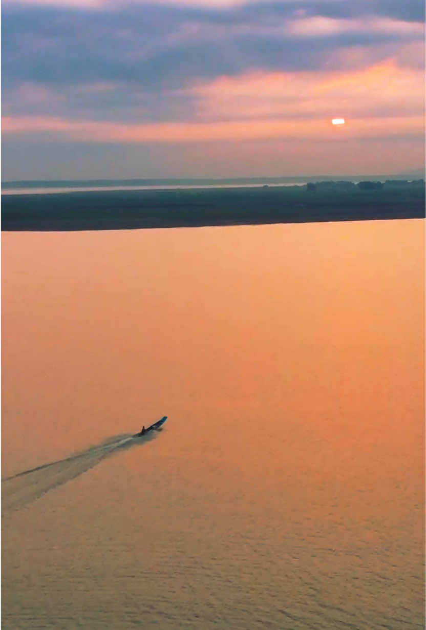 Đây là âm thanh không phải từ miền Tây mà là Tây Ninh. Trọn khoảnh khắc quê hương với núi Bà đen, Toà Thánh, chùa Khedol và buổi chiều giữa những cánh đồng lúa thơm ngát. Về Tây Ninh quê tôi để trải nghiệm #tayninh #dulich #70tayninh #nuibaden #toathanhtayninh 