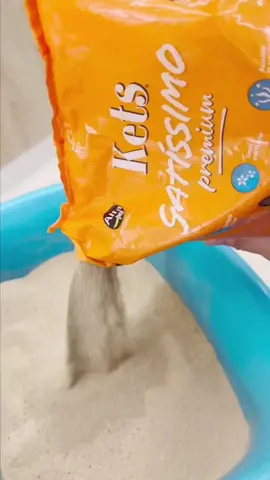 Kit 5un. Areia Sanitária Higiênica Para Gatos Anti Odor Gatíssimo Pacote de 4kg Link do kit: https://s.shopee.com.br/50RHBqJ6CM