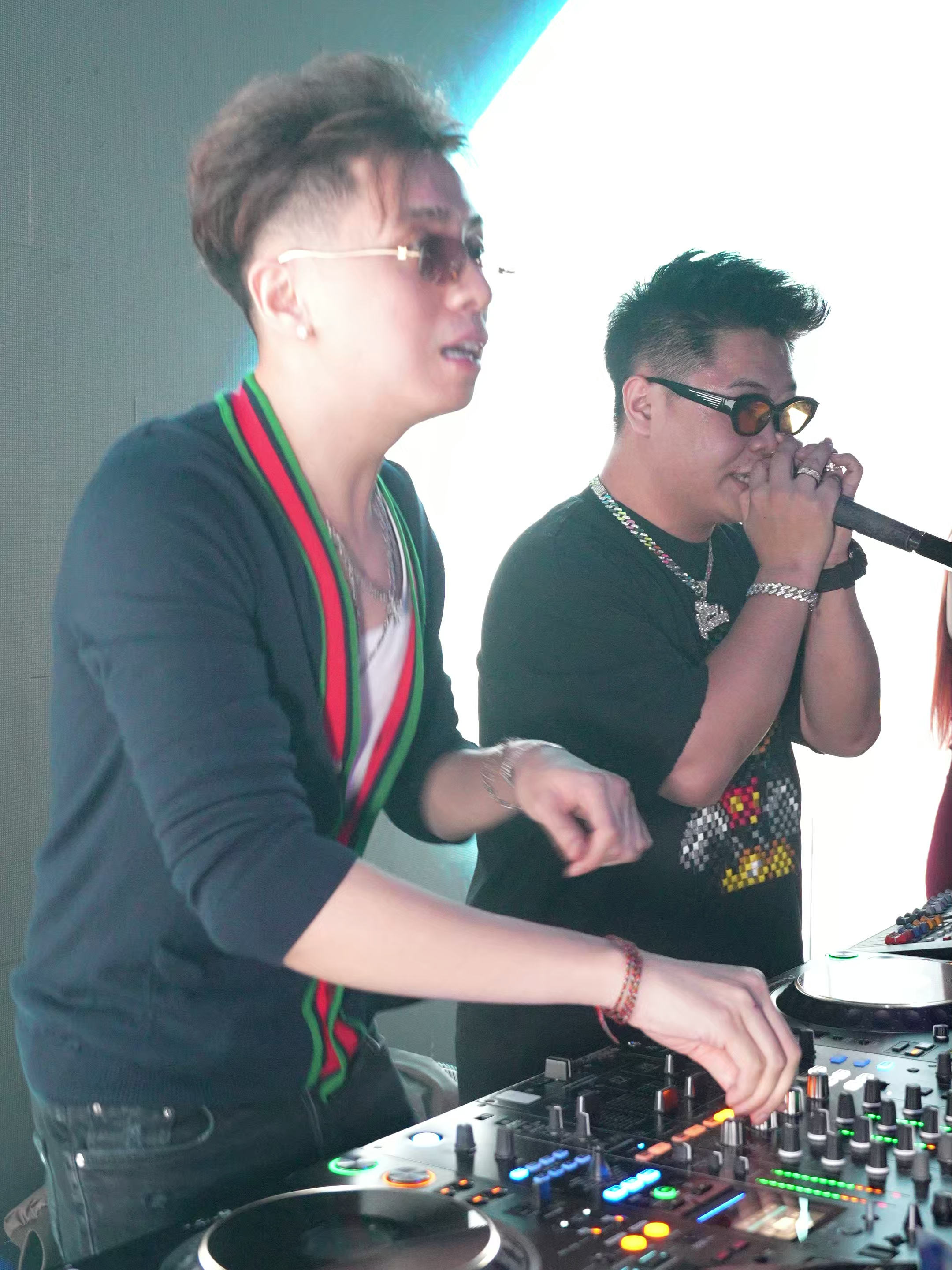 Đã rất lâu rồi, bản nhạc huyền thoại này mới được xuất hiện khi idol đánh tặng riêng em Dũng show 14.11 tại VOLUME HATECO😍💕 #Volumehateco #Karaoke #karaokexuanphuong #bar #club #barmydinh #karaokemydinh #volumeclub #volumekaraoke #djthaihoang #djtrangmoon #djtrieumuzik #djtilo