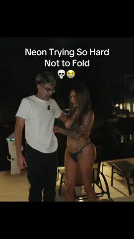 Neon was trying so hard not to fold 💀  #neon #celinapowell #clav #streamer #twitch