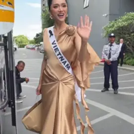 Hương Giang Với Oufit Hôm Nay Quá Là Xinh #missuniversevietnam #huonggiang #hamedia_0208 #trending #fyp 