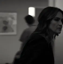 Nearly gave herself whiplash. #fy #fypage #trending #mariskahargitay #olivabenson @ᯓ★bensonlvr @bensonscpp @: ̗̀➛hotbenson FAKE EVERYTHING 