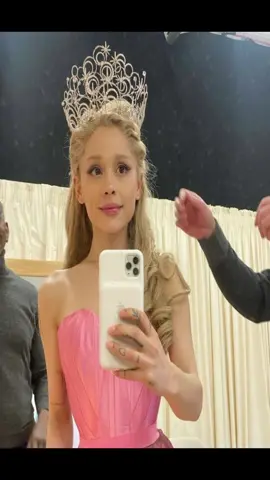 i love you glinda #arianagrande #glinda #wicked #arianator #fyp 