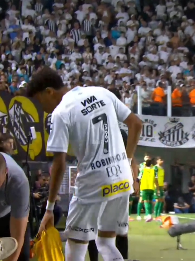 Dude, play just like your dad 💀 #santos #palmeiras #robinho 