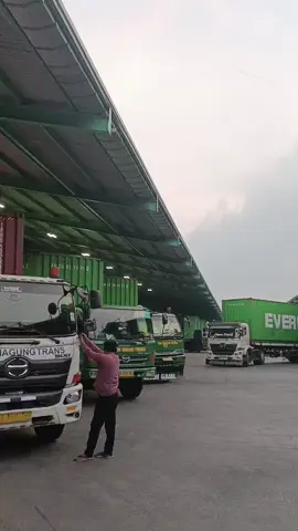 al-fatihah buat penyanyi nya yoyo s#fyppppppppppppppppppppppp #cirebon #indramayu #tarlingpantura #promoseruweekend 