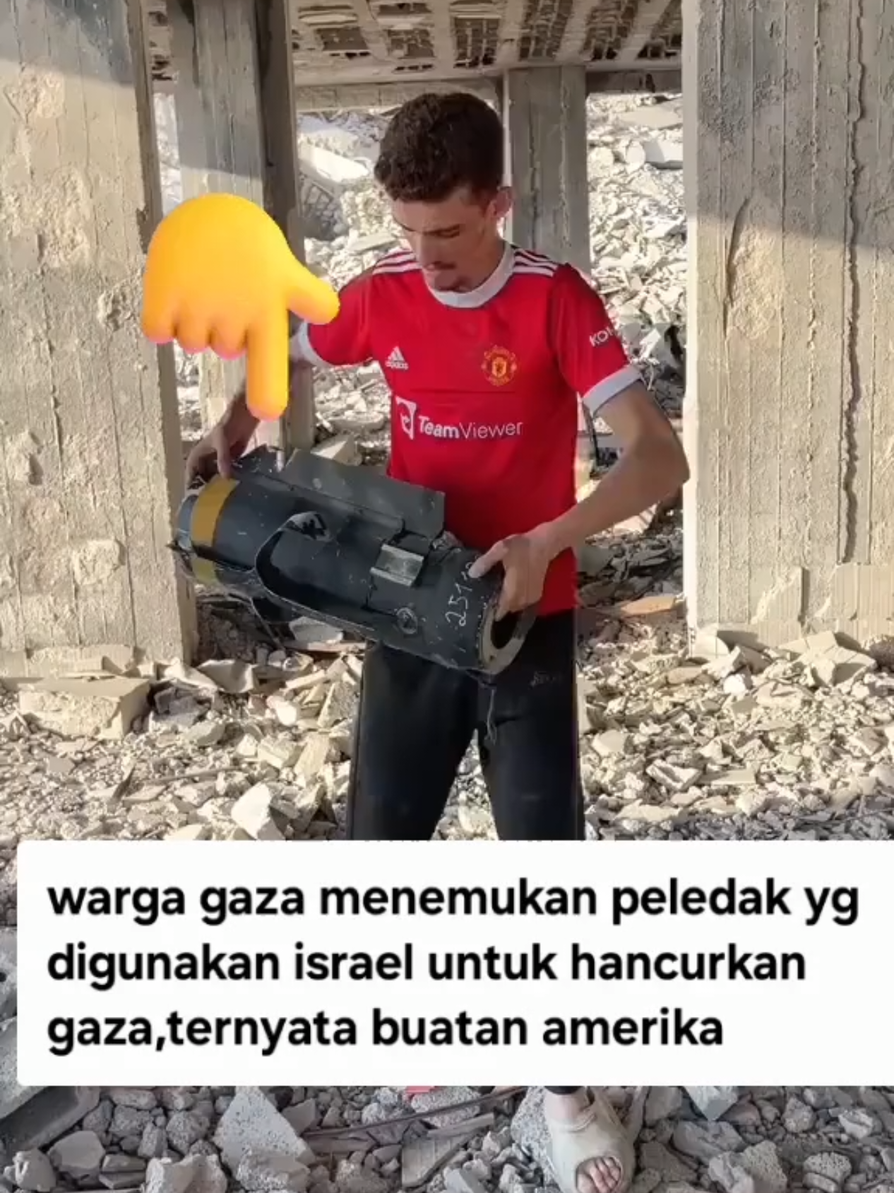 seorang warga gaza menemukan sisa peledak yg di gunakan israel untuk menyerang gaza, terindikasi senjata itu buatan Amerika #gazaterkini  #palestine🇵🇸  #freepalestine  #trendingvideo  #fyppppppppppppppppppppppp 