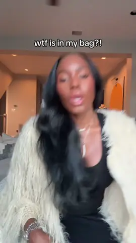 WTF is in my bag?! Lots of randomness and a few necessities. 👜 Use my code STLEMAXDES and get 1 month free membership and jump the waitlist at Vivrelle!  . #vivrellepartner #bagtour #whatsinmybag #whatsinmypurse #bagtok @Vivrelle 