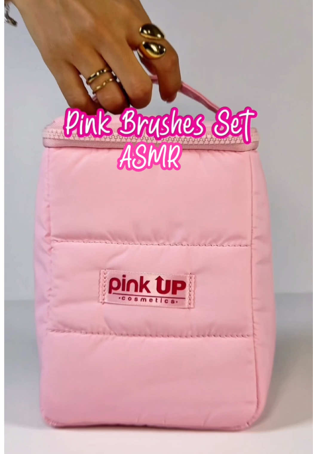 Cada forma tiene su propósito… algunas definen, otras difuminan, ¡pero todas transforman! 🪄✨ #PinkUp #BrushSet #Makeup #BrochasDeMaquillaje #tiktok 