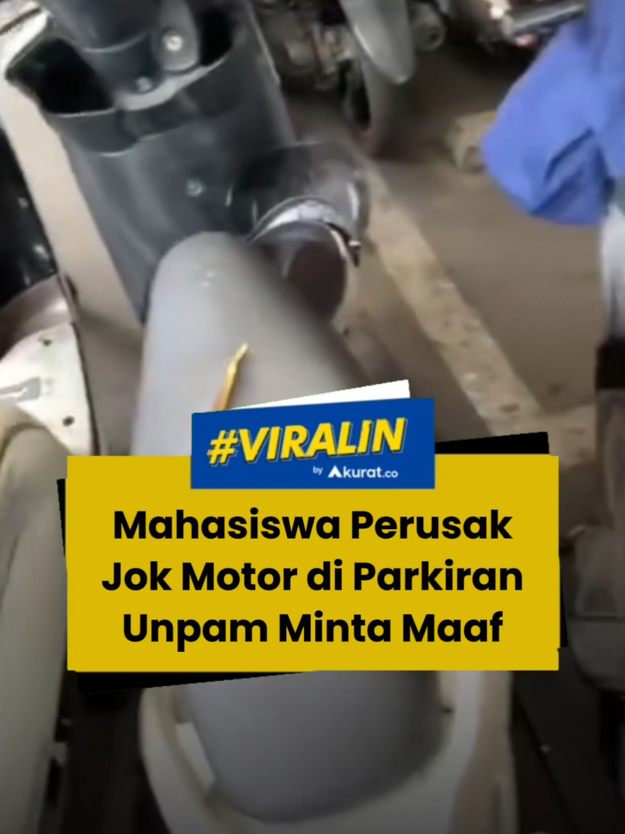 Pelaku yang merupakan mahasiswa Unpam bernama Ilham Syafa’atilla akhirnya muncul dan memberikan klarifikasinya. Melalu video yang diunggah oleh akun TikTok @fh.unpam, pada Sabtu (15/11/2025), Ilham menyampaikan permohonan maaf kepada pihak kampus dan juga pihak yang dirugikan atas tindakan yang sudah dilakukan. Ilham menyebut, pada saat kejadian dirinya tersulut emosi lantaran sepeda motor miliknya tidak bisa keluar karena terhalang oleh kendaraan yang parkir tidak pada tempatnya. Selain itu, ia juga menegaskan siap bertanggung jawab penuh dan mengganti kerugian kepada pemilik kendaraan. 🎥: Dok. TikTok/dimasbagogo, fh.unpam. #viral #jokmotor #mahasiswa #unpam #akuratco