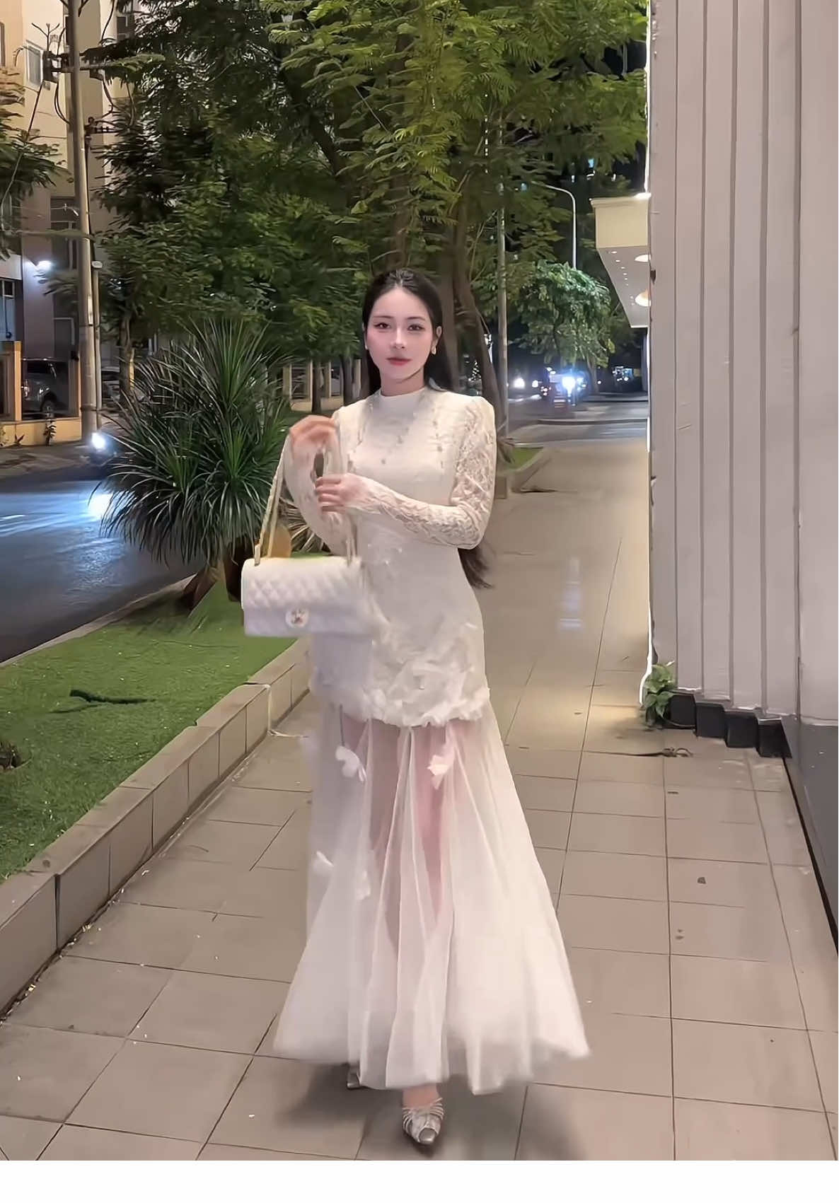 Đàn ông có tiền thì năm nào cũng có phụ nữ 18 tuổi,  Phụ nữ có tiền thì năm nào cũng là 18 tuổi. #fyp #viral #xhhhhhhhhhhhhhhhhhhhhhhh #ilovetiktok 