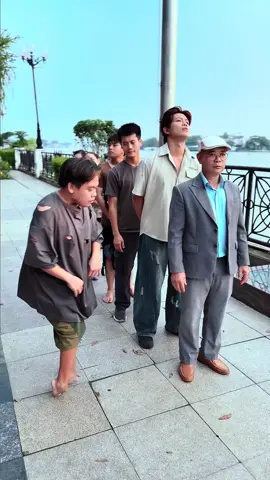 KM - Everyone deserves to be treated well [KINDNESS MAN] #kindness #respect #goodman #happy 