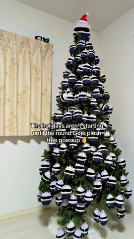 yes yes yes we are going to round Gojo ball Christmas tree house ❤️ Photos from gojopiyo on twt look how absolutely sweet he is🥹 #gojousatoru #jujutsukaisen 