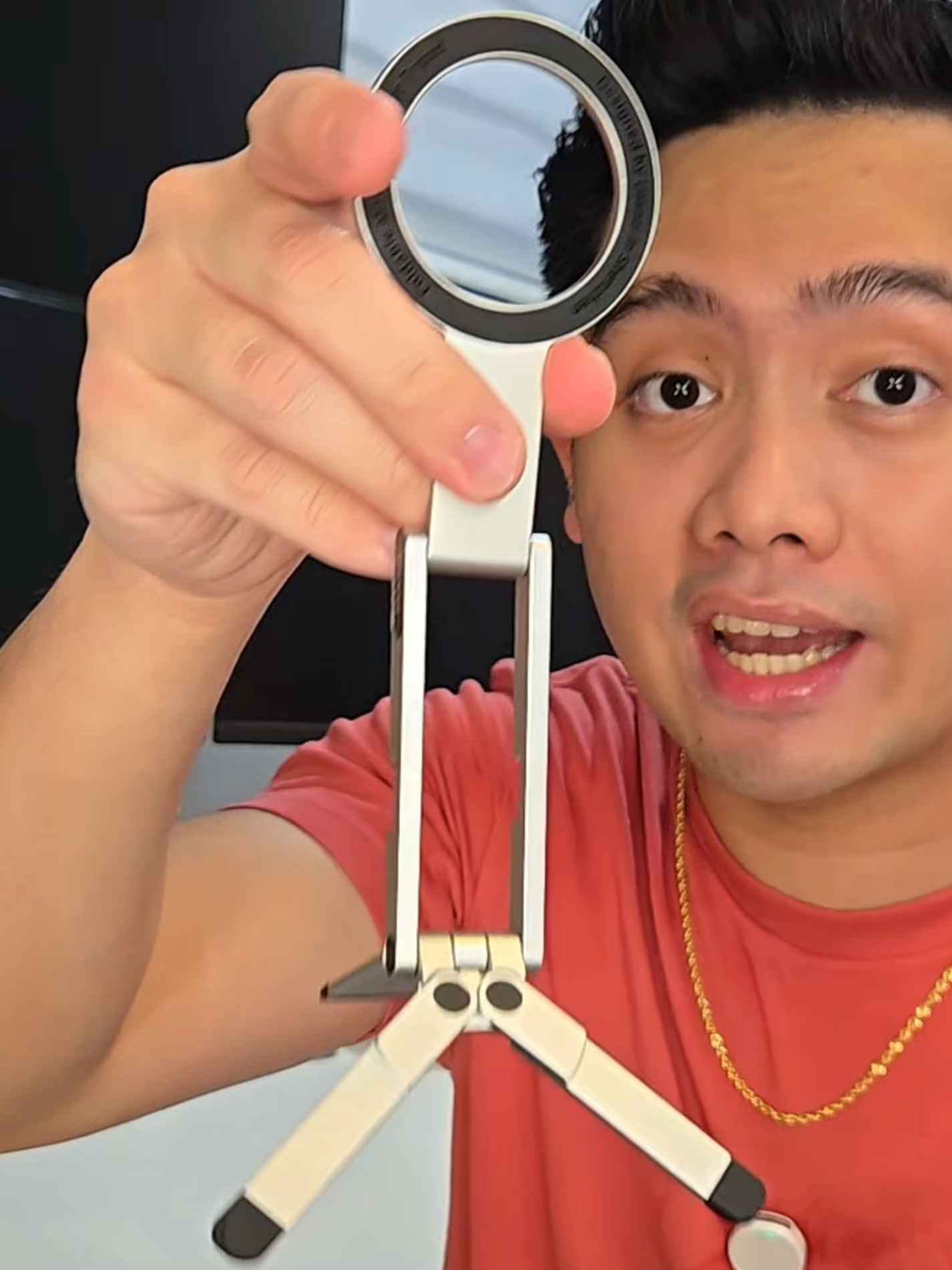 Grabe ang multifunction nitong Ulanzi MA60 Magnetic Phone Stand kung gusto mo mag video video may tripod ka na at kung mahilig ka mag selfie selfie may selfie stick ka na rin at syempre meron din tong phone stand or phone holder na pwede landscape or irorotate mo lang sa angle na gusto mo kaya naman ang perfect nitong portable magnetic tripod #tripod #phonestand #phoneholder #selfiestick #selfiesticktripod #magnetictripod #portableselfiestick #portablephonestand #cellphoneholder