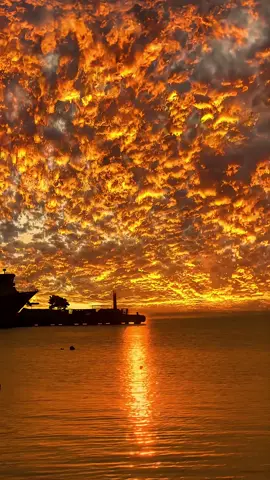 The sunset 🌄 is beautiful, I love it, and I love you even more ✨#sunset #fyp 