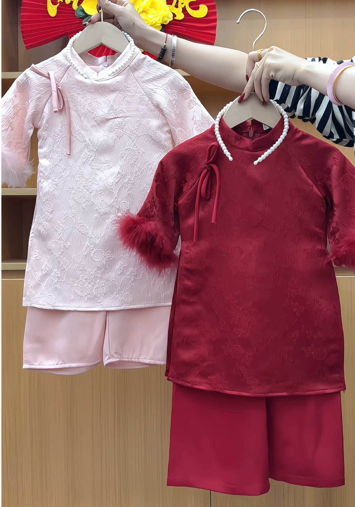 Áo dài GIAI Ý bé gái tay phối lông mềm #thoitrangtreem #aodaitet #aodaitetchobe #aobegai #bochobegai 