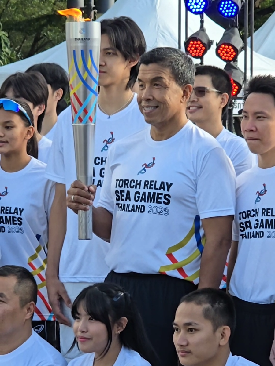 16/11/68 นายชัชชาติ สิทธิพันธุ์ ผู้ว่าราชการกรุงเทพมหานคร ร่วมพิธีอัญเชิญไฟพระฤกษ์ไปร่วมกิจกรรมวิ่งคบเพลิงไฟพระฤกษ์ การแข่งขันกีฬาซีเกมส์ ครั้งที่ 33 พ.ศ. 2568 และกีฬาอาเซียนพาราเกมส์ ครั้งที่ 13 ประเทศไทย #seagames #ประเทศไทย #กรุงเทพมหานคร #ผู้ว่ากทม #ชัชชาติ 