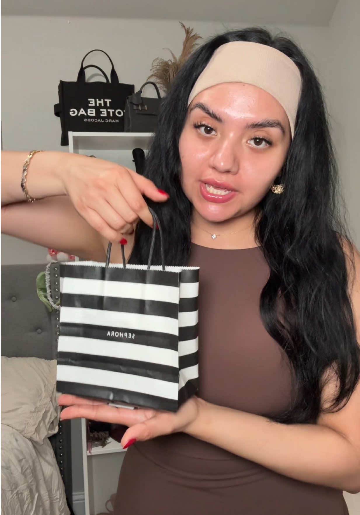 I’m just a girl 🎀 Love my new perfume  @Kayali  #sephorahaul #minihaul #scorpio 