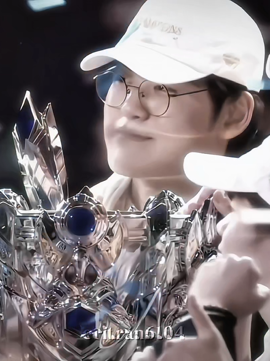 Một đứa nhóc có tính cách vừa khiến chị nể phục vừa khiến chị đau lòng 🫂 #gumayusi #t1 