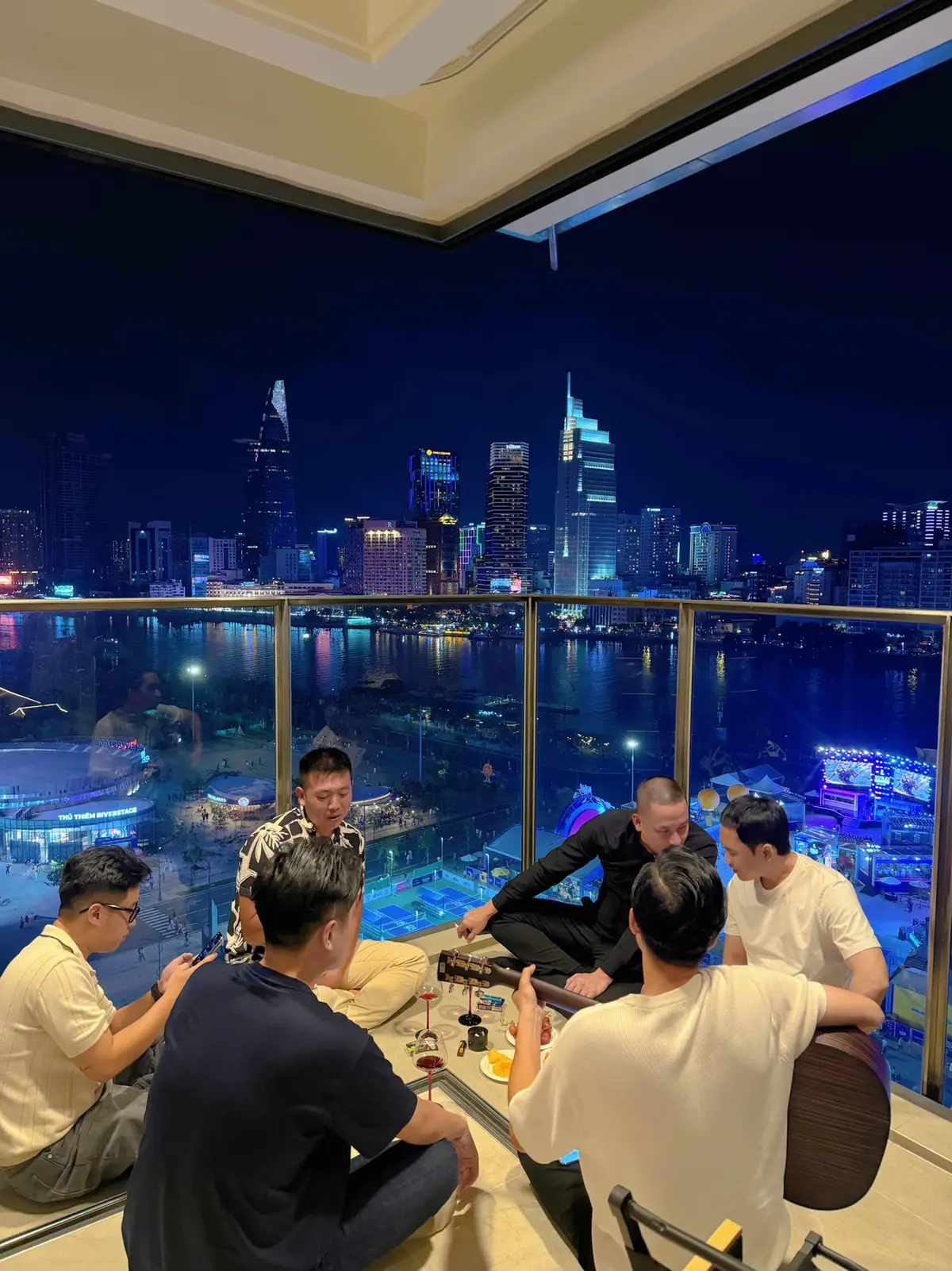 Bitcoin sập 93k mà ngồi chill cỡ này đó . . .