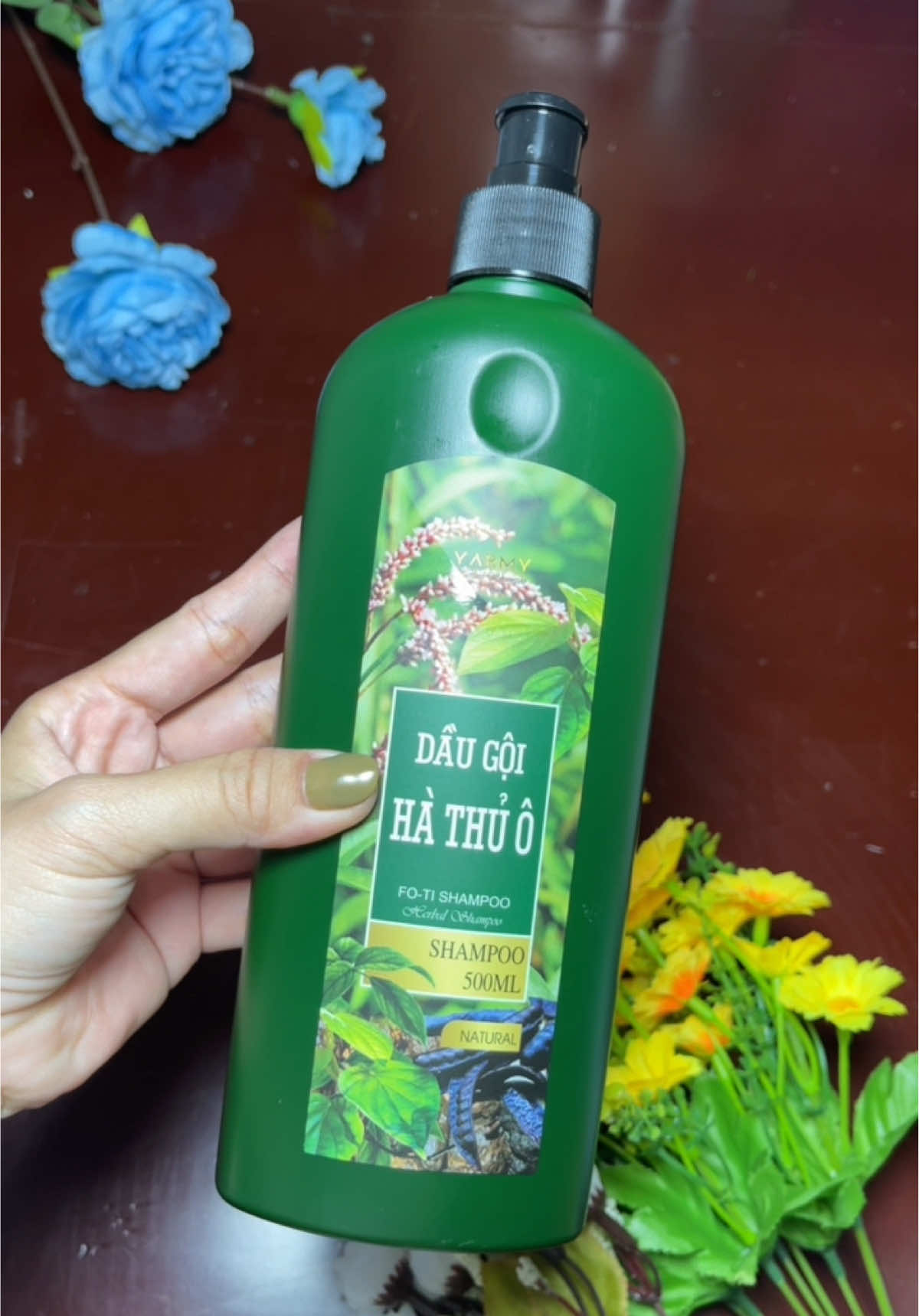 Bà nào tóc mỏng tóc thưa tóc yếu rụng nhiều vào đây tham khảo dầu gội hà thủ ô này nha#xuhuong #viral #daugoi #daugoithaomoc #daugoihathuo 