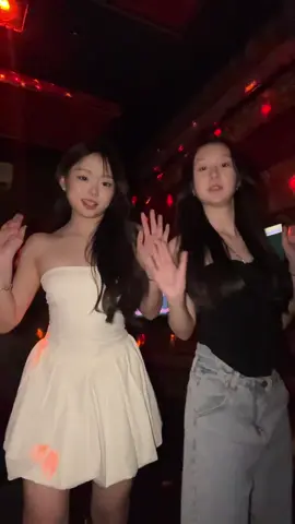 Karaoke girls night 😛🤍@kezii #fyp #foryou 