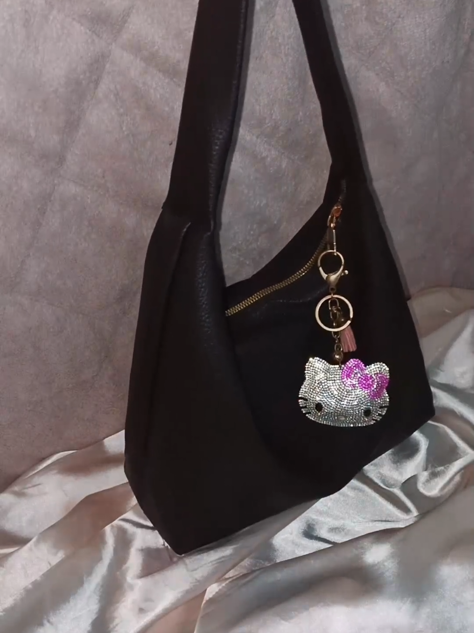 Replying to @abe_252 #NovoDoveCabelos Large capacity bag perfect for students and office workers  #bag #shoulderbag #hobobag #largecapacitybag 