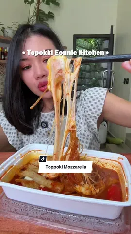 Toppoki Mozzarella instant PALING NIAT.!!! 9/10 👌 @Eonnie kitchen  #EonnieKitchen #ToppokiMozzarella #JajananTiktok #SerunyaKuliner #RekomendasiTehBetty 