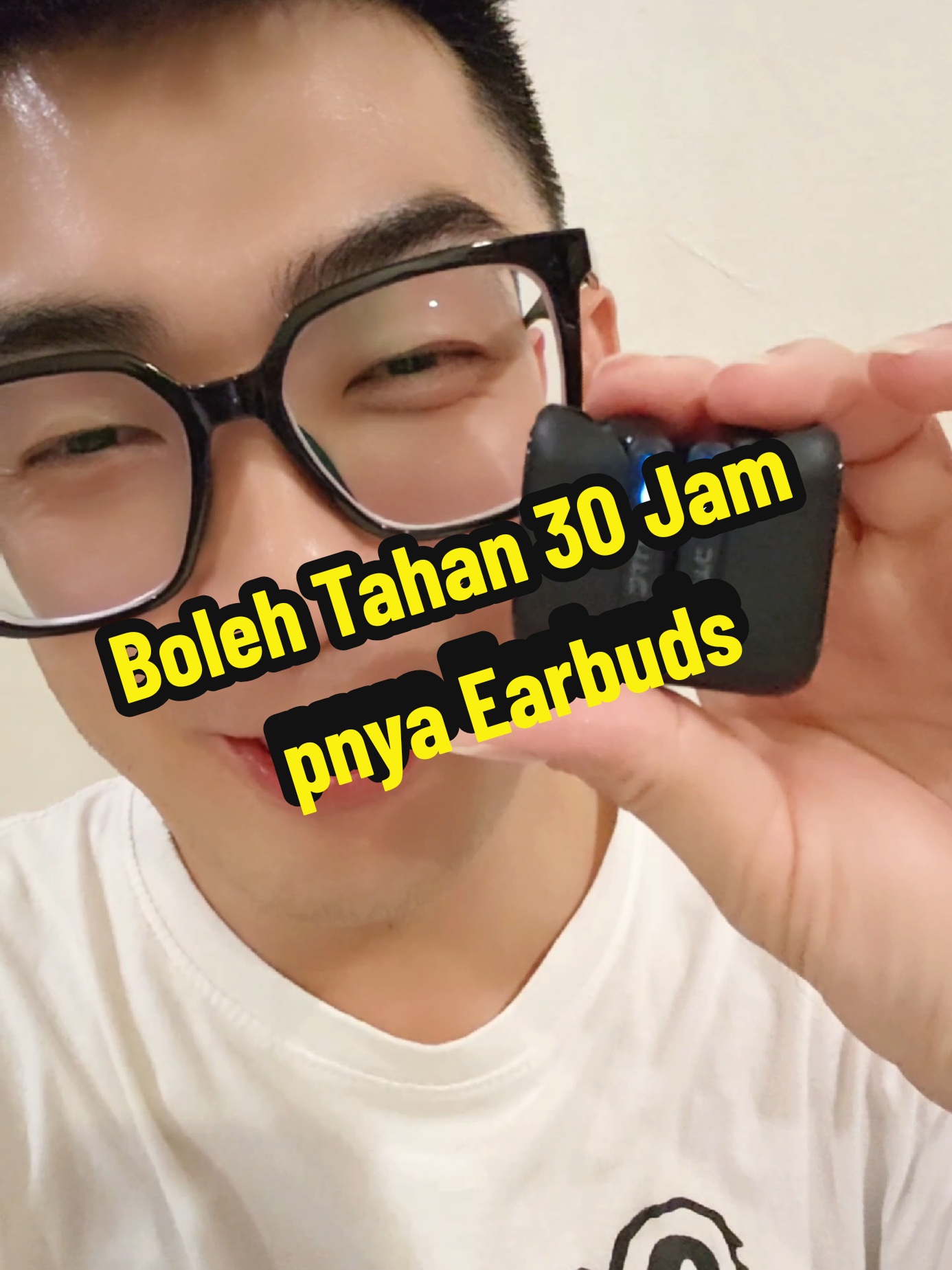 Boleh Tahan 30 jam pnya 🎧 Suara power jgk 😍Tapi Harga Promo x sampai 50 😎 #bluetoothearphone #bluetoothearbuds #earphones #alatdengarbluetooth #earbuds 