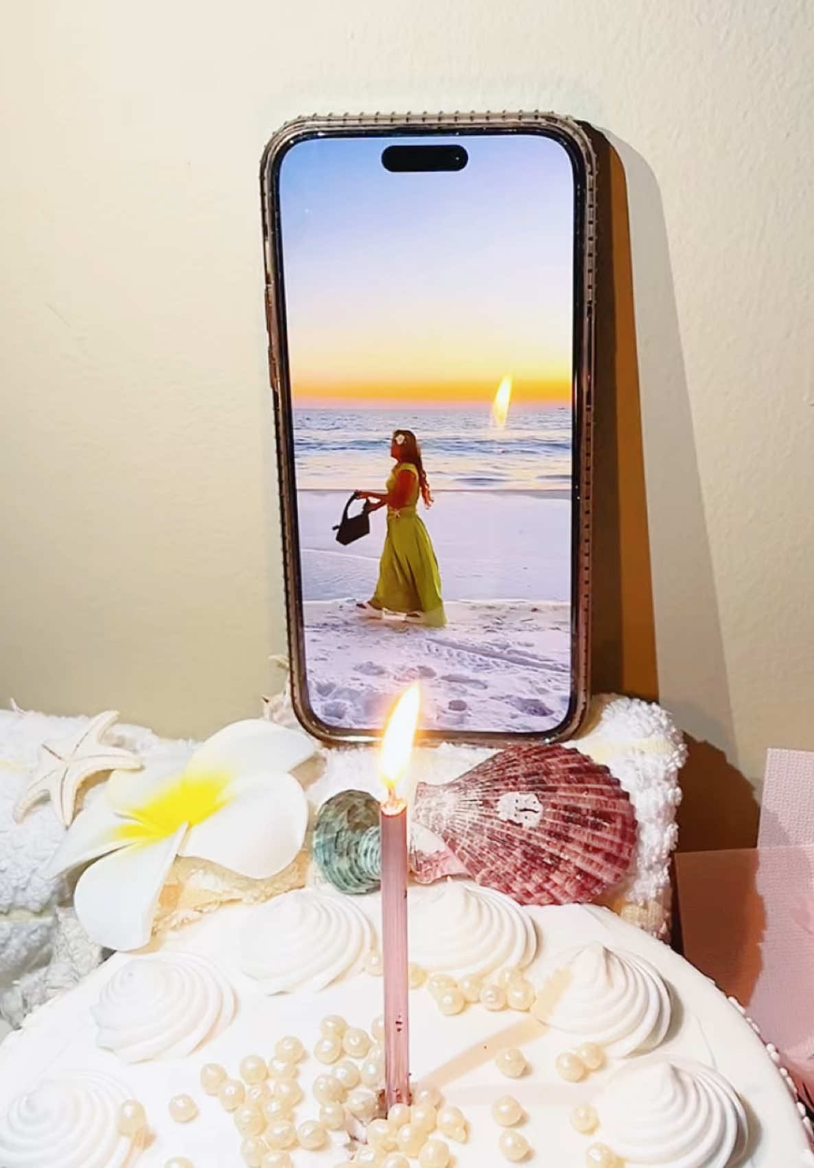 a tiny bit older 🤍💫 #birthdaygirl #sarmup2 