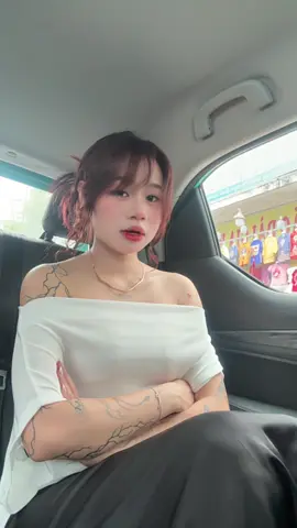 Đã tới tuổi mà bạn bè cưới hết tôi ko còn wo đou má nữa :))