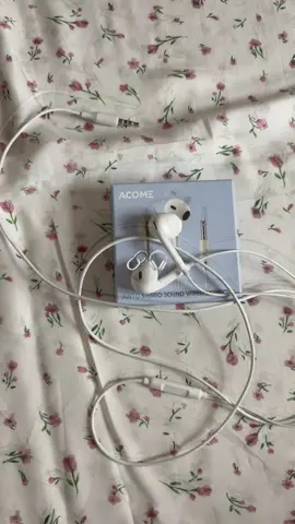 setel lagu pakai headset ini tuh enak banget… suaranya lembut😎#headset #guncang1111 #sipalingaffiliate #novemberuntung #affiliatetiktok 