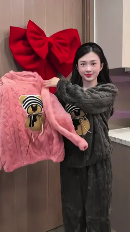 Bộ Ngủ Lông Cún Con Xoắn, Lông Dày Dặn Mềm Mại, Siêu Ấm Áp, Lông 2 mặt hình thêu Freesize mềm nhẹ Áo Nữ#setdonu #dobonu #doboxinh #xuhuong 