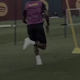 عاد ليكم من جديد #رافينيا #برشلونة #fyp #اكسبلورexplore #foryou 