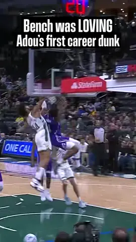 Adou’s first career dunk had EVERYBODY up #NBA #Lakers 