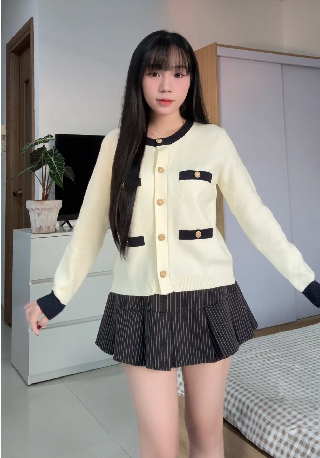 Nhìn cái áo tiểu thư qá chời @HTIQUE  #htique #fyp 