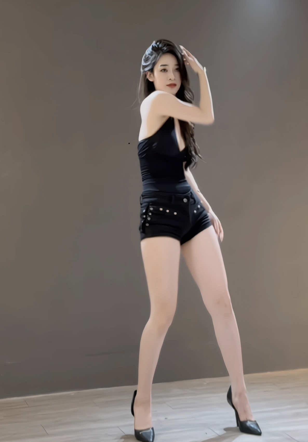 0% hiệu ứng xem cho ló chân thực nhaaa @Tú Quyênn #Sexydance #xuhuong #feelbar #Qdance #viral 