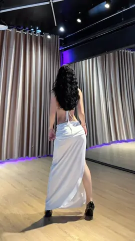 Mút con beat này cùng em Dc: @Ngọc Anh Lục Nguyễn #xuhuongtiktok #Dancebar #daynhay #hạlong 