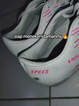 gass cek out sekarang bro #tiktokshop #specslightspeed #specs #sepatubola #sepakbola 