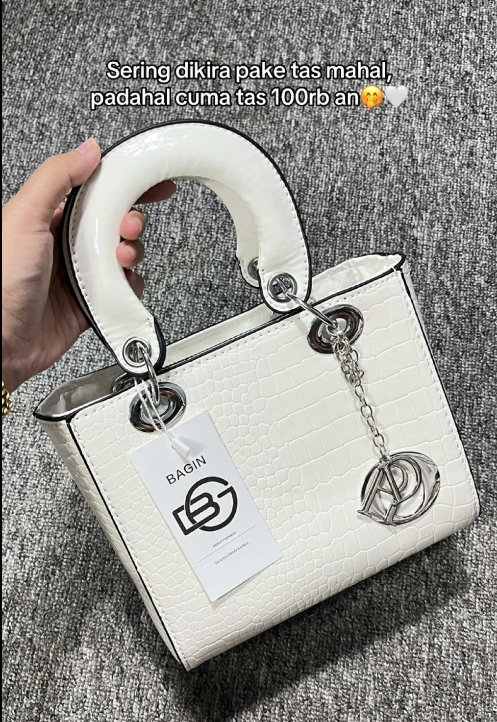 ✨👛🤍 #taswanita #tasmurah #tasmewah #tasviral #taselegant 