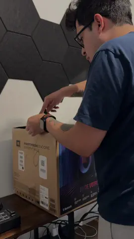 Me estafaron 😔😔😔 #humor #jblpartybox #jblspeaker #humortiktok #jbl 