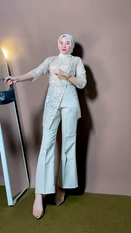 Outer brukat CANTIK, bisa dipakai kondangan, lamaran, atau acara penting lainnya✨🥳 #outerbrukat #outfitkondangan #outfitinspo 