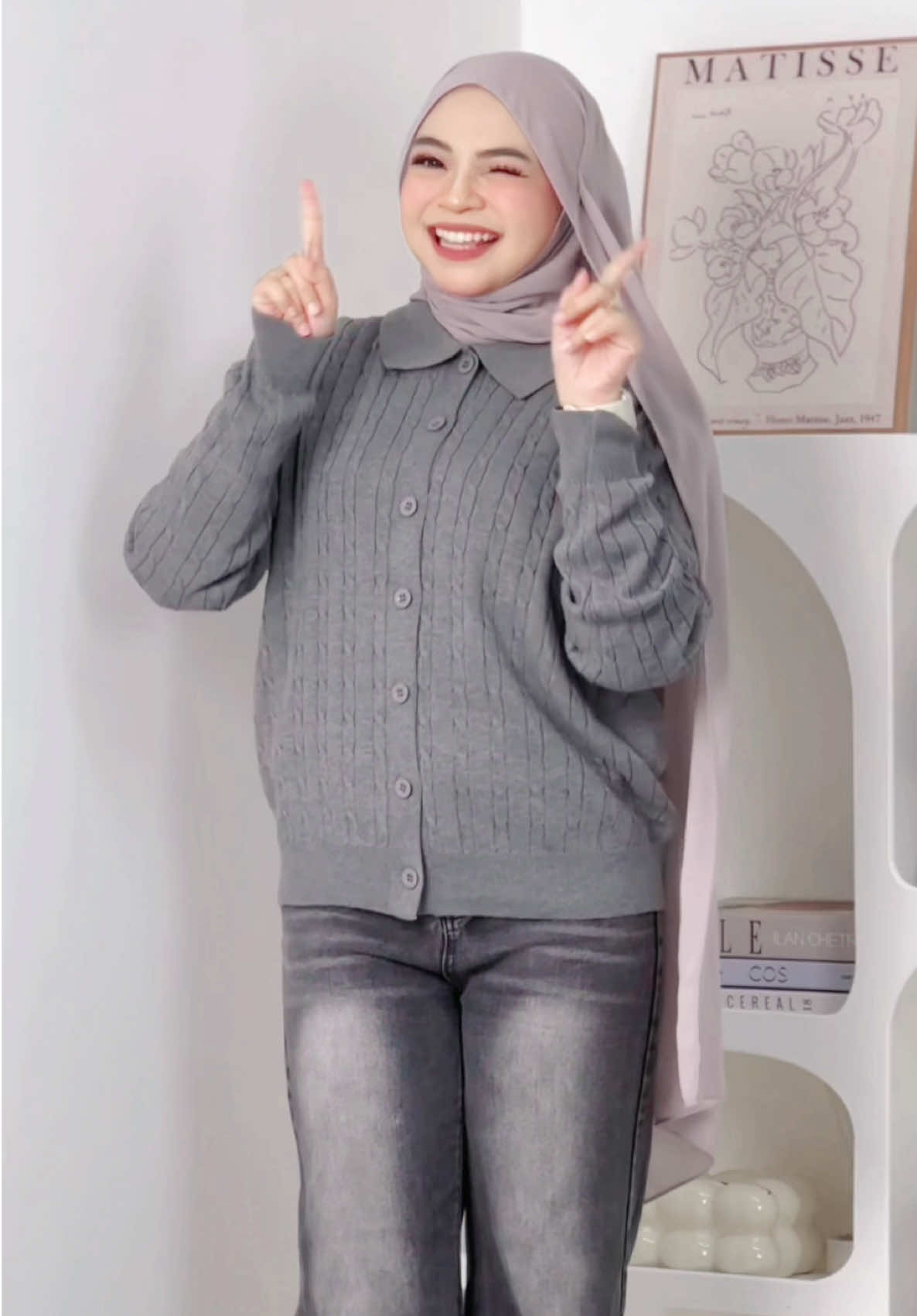 Cardigan yang Anje pakai ni new design tau. U guys nak beg kuning tak? 🤗 #racuntiktok #TikTokShopFashion #pandaeyes #fyppppppppppppppppppppppp #fypシ 