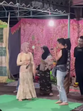 Mamanda Sanggar Seni Kumbang Banaung Jika memerlukan hiburan Tradisional Musik Panting,Teater Tradisi Mamanda,Japin Bakisah,Bagandut/Bajapin,Madihin,Hadrah dan Kuntau untuk acara Perkawinan atau acara lainnya. Langsung saja Hubungi @ramahaurkuning Atau langsung DM ke FB/TIKTOK/ IG kami Sanggar Kumbang Banaung  #fy #fyppppppppppppppppppppppp #fypage #fypp #fypシ゚ 