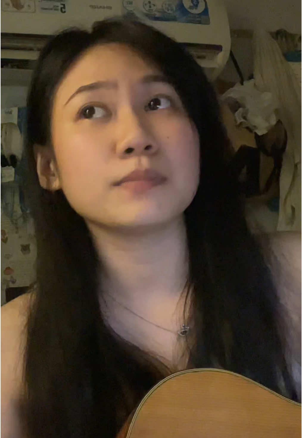 Cầm tay em, dựa vai em, kề bên em, nơi này có em 🌟#xuhuong #cover #coverguitar #music #chill #foryou #fyp #hát #coversong #xhtiktok #girls #xuhuongtiktok #toptags #guitarcover #DieuAi  #xuhuongtiktok #tiktok 