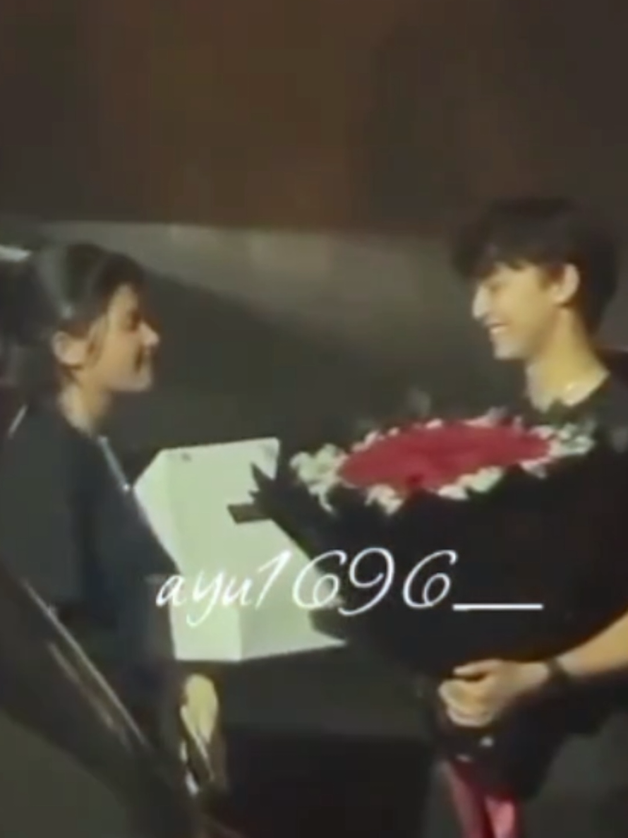 Dan selesai..... 😭 semua nya terjwab sudah di ultah mala hari ini. #radenrakhadpp #basmalahgralind #rakhamala #sadvibes🥀 #bara  @Rakha @Basmalah Gralind @m @pablodoritozzz 