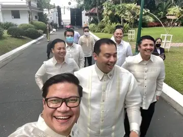 Tiba tiba mga crocs 🐊