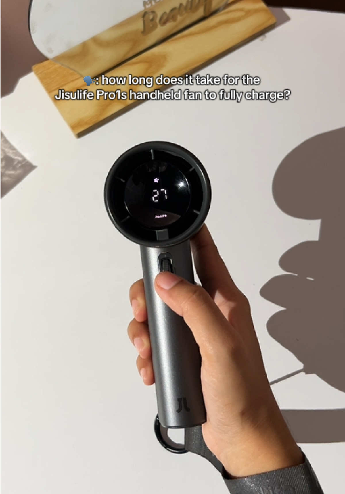 fast charging and long battery life 🤍 #jisulifepro1s #turbofan #minifanportable #fastcharging #imhelaena @Jisulife-PH 