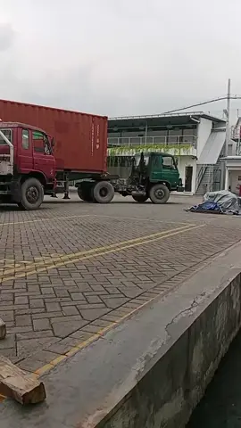 semua butuh proses sodara😃 #trukmaniaindonesia #kontainer #truktrailer #fyppppppppppppppppppppppp 