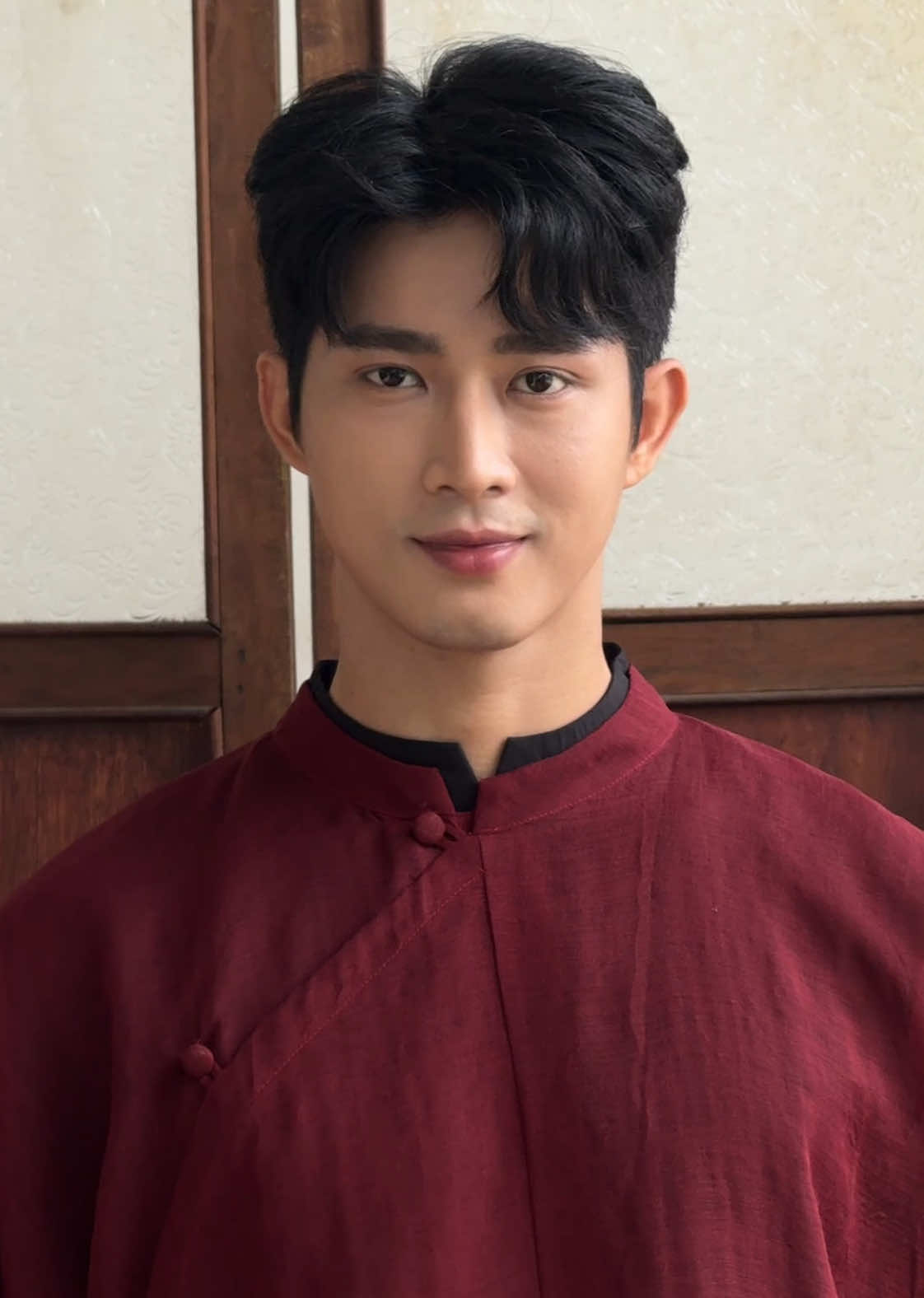 Chiều khách hết cỡ, về thêm option lót đen cho khách nè. Áo dài có 2 lớp, form lấy cảm hứng từ Áo ngũ thân. Vibe nó xưa, nó truyền thống lắm á. Share clip cho đứa bạn liền đi #CapCut #oaostore #aodai #tet #aodainam 